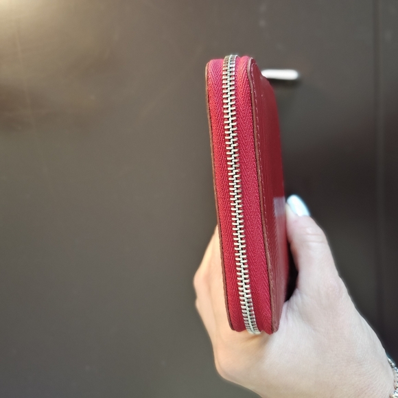 Louis Vuitton Red EPI Zippy coin card - Picture 4 of 11